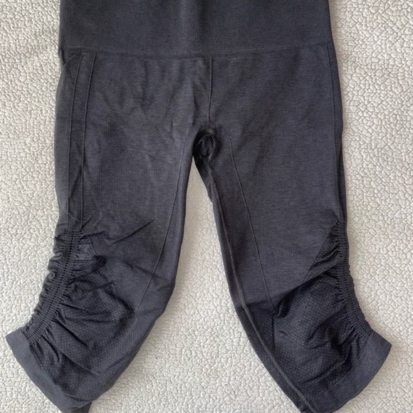 Size 6 Lululemon Capri Leggings Trio - Picture 7 of 7